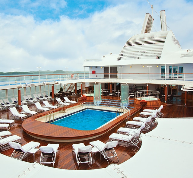 Regent Seven Seas - Seven Seas Navigator - Pool deck.jpg